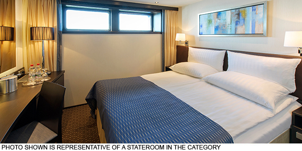 Deluxe Stateroom: D & E (Window Only)